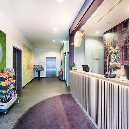 B&B Hotel Muenchen-Moosach Exterior foto